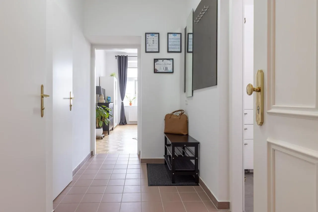 Yeshello Vienna Central Station Apartment